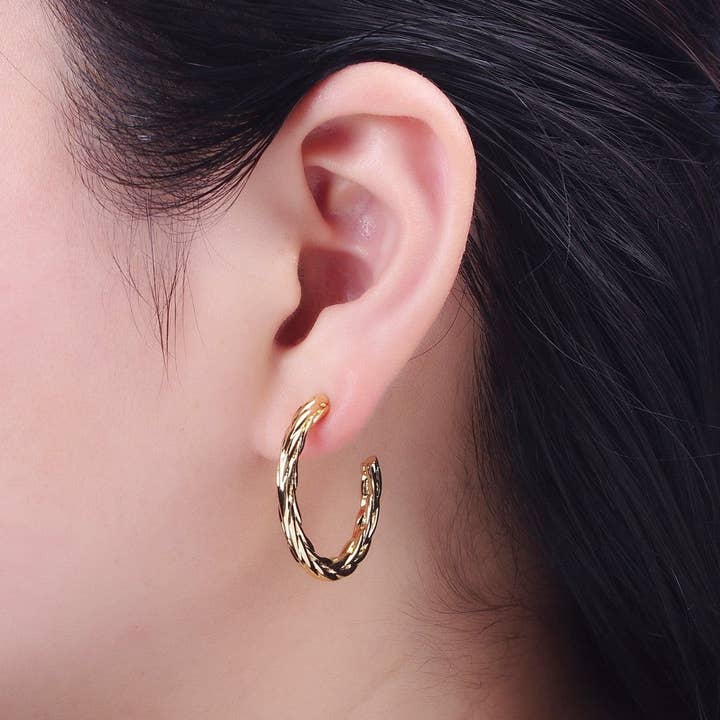 Aim Eternal - Wholesale Hoop Earrings - 30mm Twisted Hoop Stud Earrings in Gold & Silver P-381 P-3825