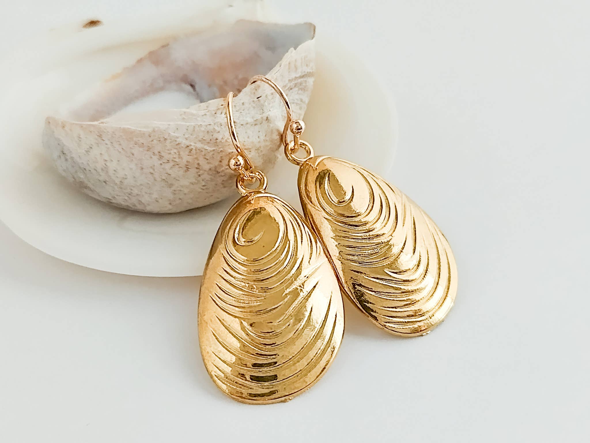 Piccadilly Pendants - Wholesale Dangle earrings - Mussel Shell Earrings, Nautical Earrings, Coastal Jewelry 3