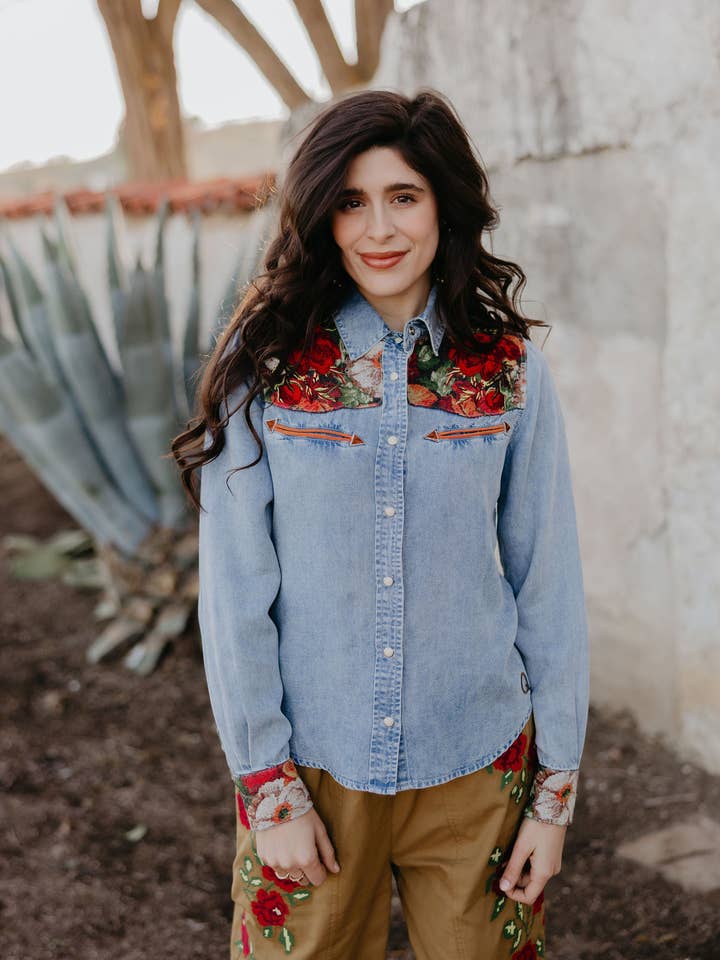 Rodeo Quincy - Wholesale Button Down Shirt - Women's - Rosa Vaquera Button Up