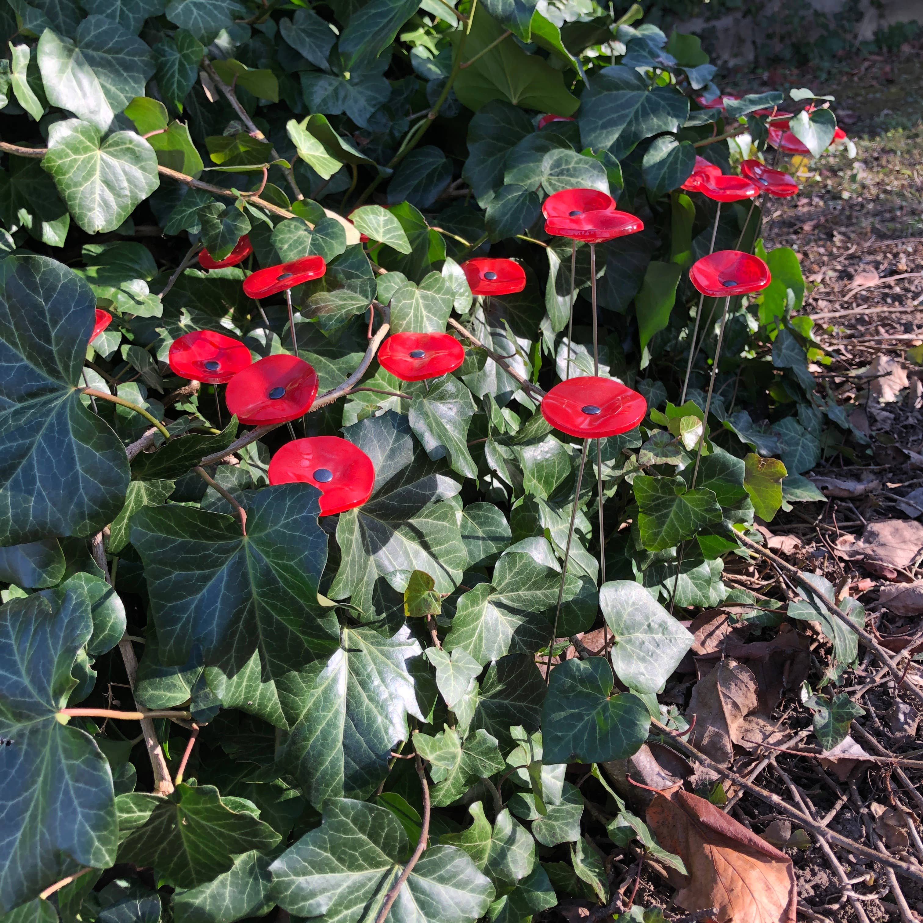 CARNEOL GLASS - Wholesale Garden/Lawn Stake - Small Glass Flower For Outside In Red9