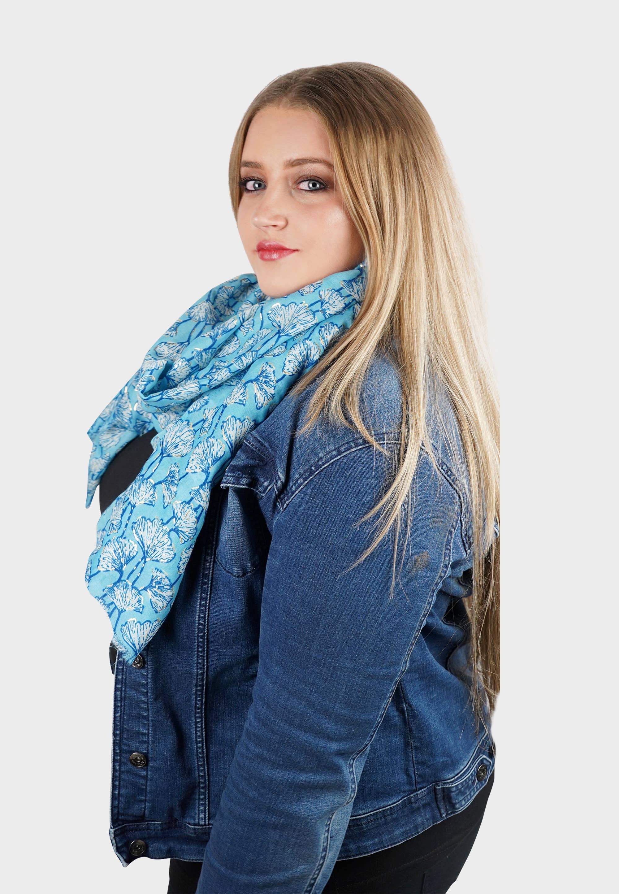 HJS – wholesale Scarf – Women's – Printed scarf 'CLOVER' - made of viscose with golden print15