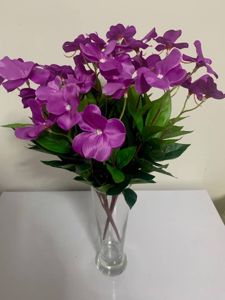 Fake Silk Sunpatiens plants lots of leaves with flowers assorted for wholesale by UniqueMartandHome