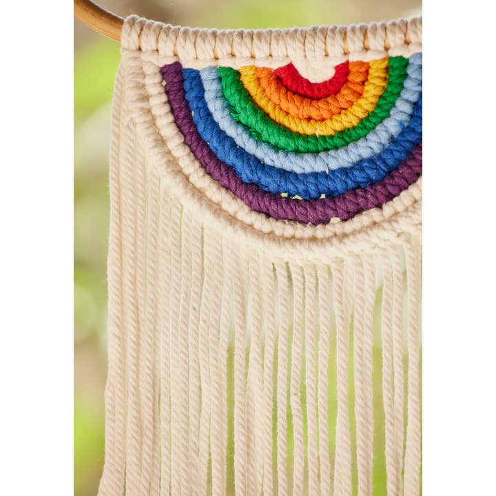 Namaste – Großhandel Deko-Quaste – Regenbogen-Wolken-Makramee-Hängedekoration2