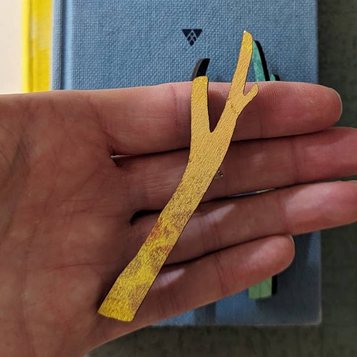 Gelbe Zweigbrosche für den Großhandel von Julia Ogden