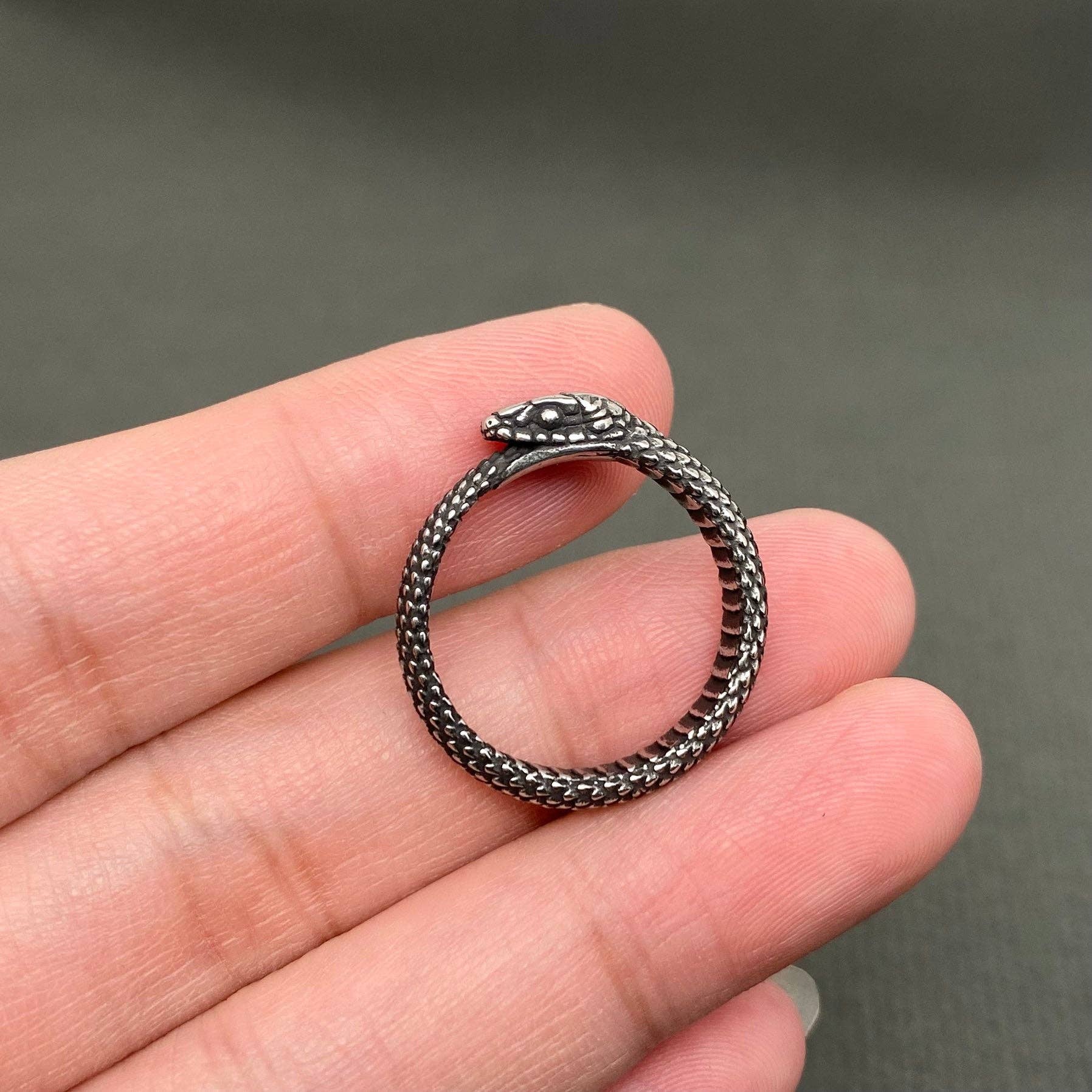 Mio Queena - Wholesale Cocktail/Statement Ring - Ouroboros Unisex Stainless Steel Snake Ring - MJ/MR