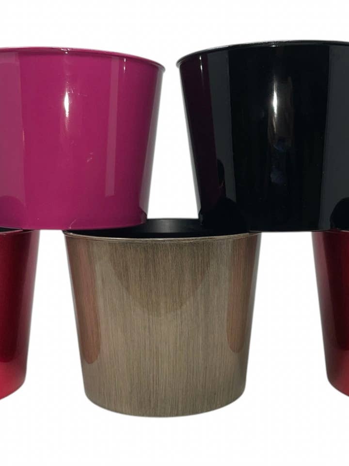 Ensemble de 16 pots ronds en résine pour la vente par Thompson Wholesale