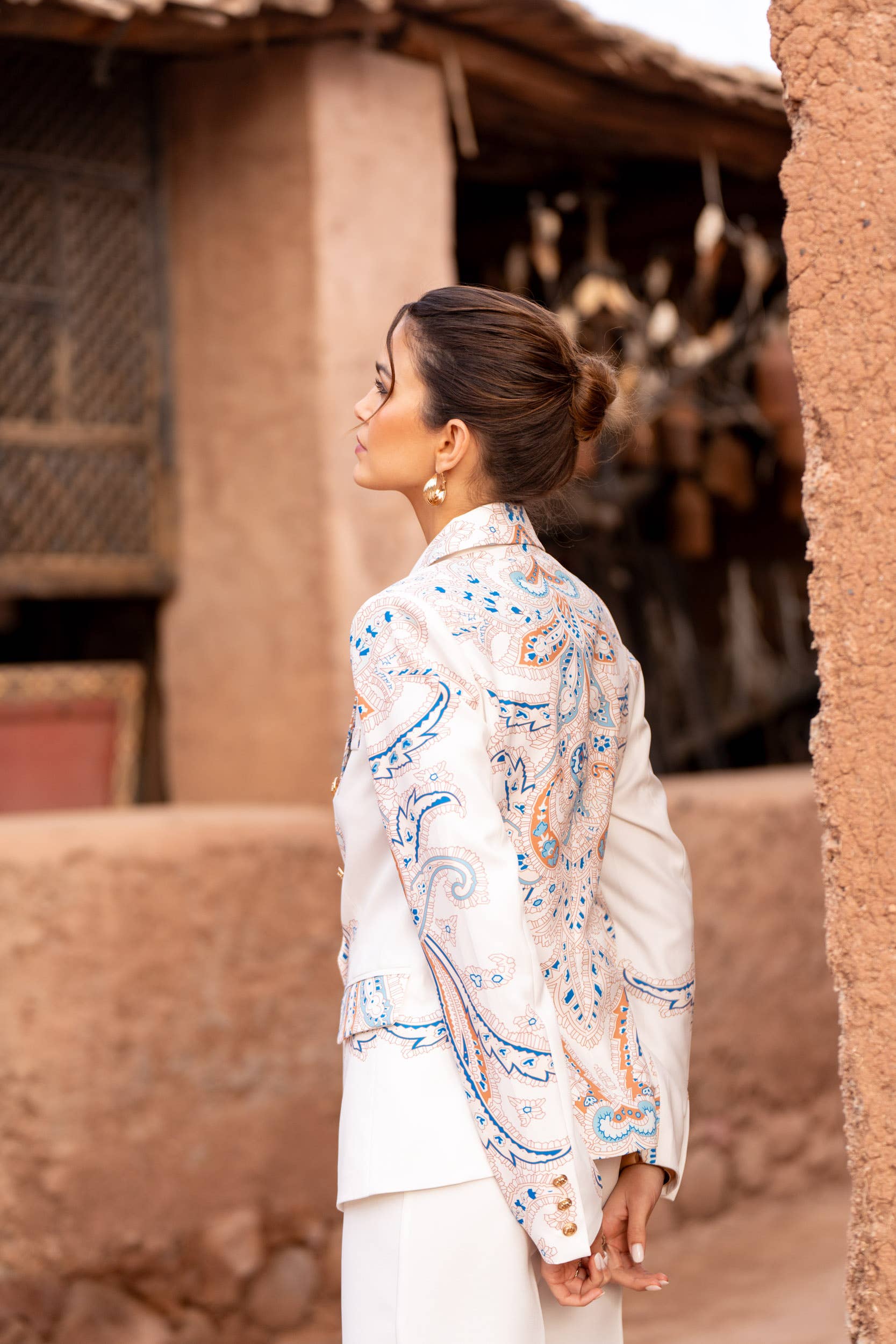 Attentif Paris - Wholesale Blazer - Women's - White printed blazer with blue and camel patterns8