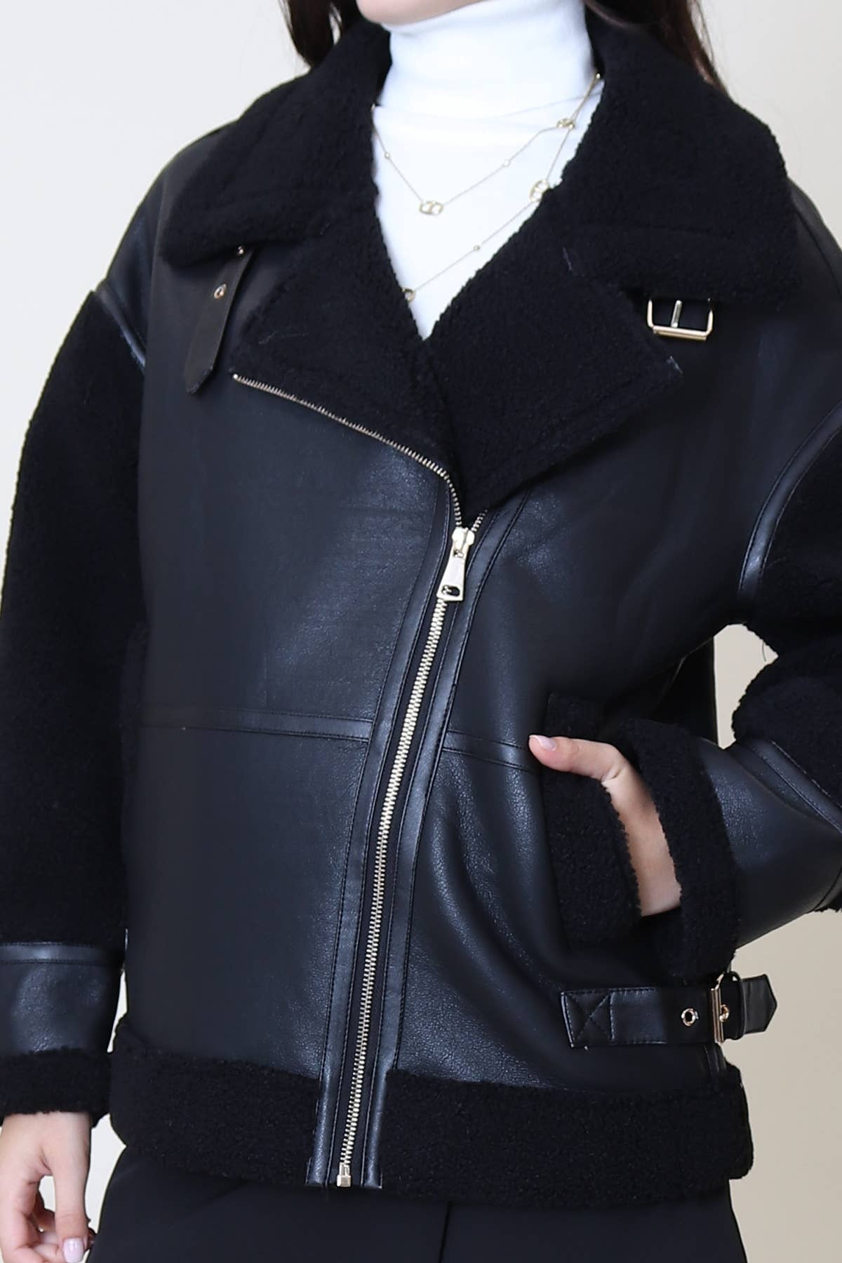 Nero Cappotto oversize in finta pelle scamosciata con zip in vendita all'ingrosso su Faire3