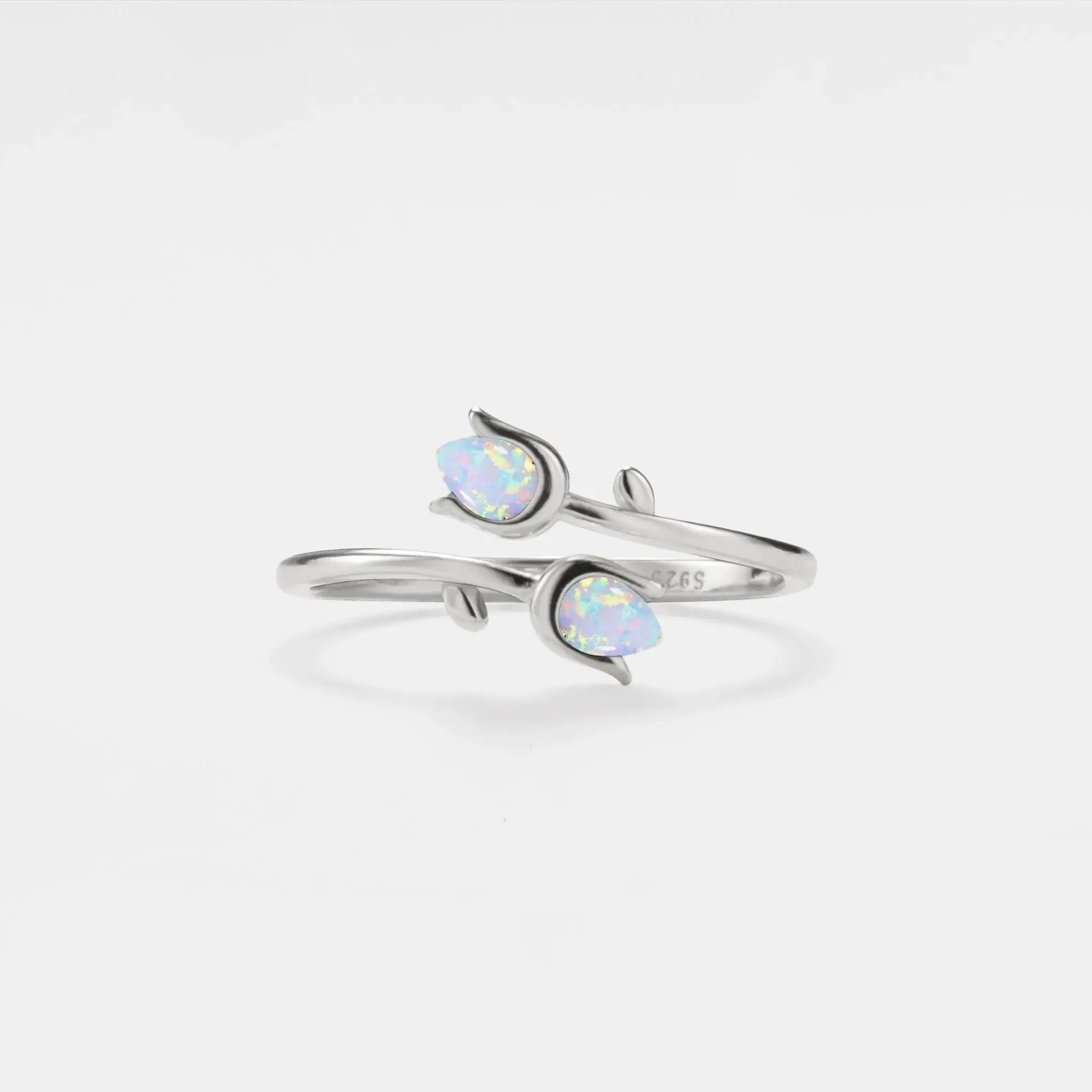 Perimade & Co. LLC – wholesale Ring med flera stenar – Ömtålig tulpanring med opal i 925 sterlingsilver2