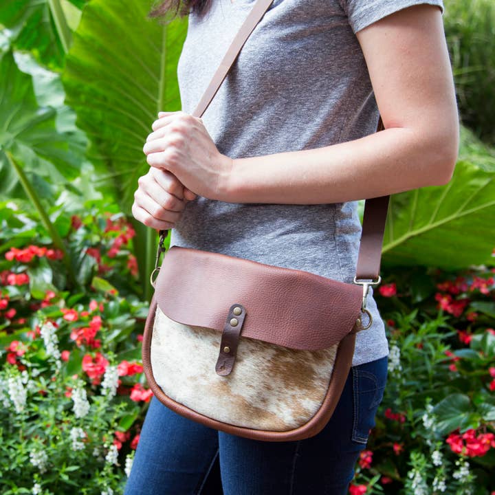Gibson Hip Bag Cowhide for wholesale by Hawks & Doves