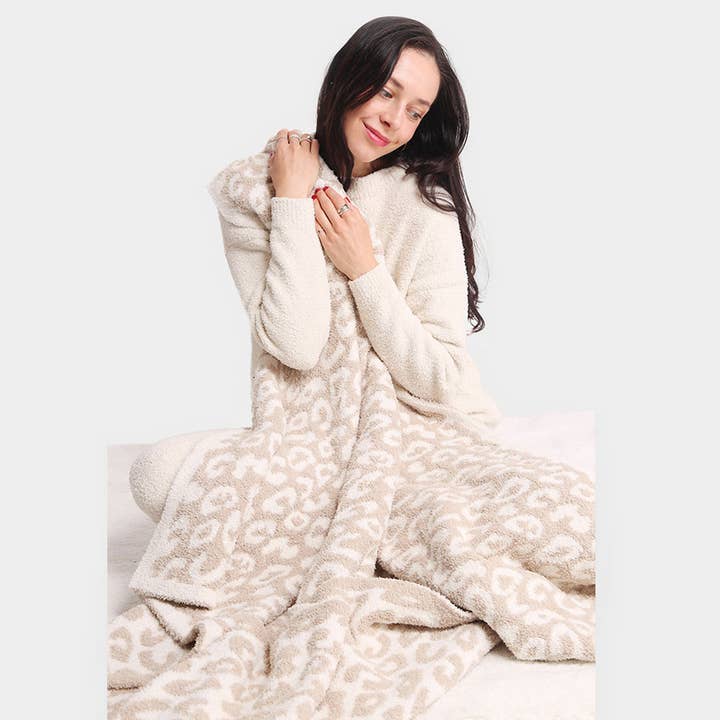 Wona Trading, Inc. - Wholesale Throw Blanket - Leopard Patterned Reversible Throw Blanket