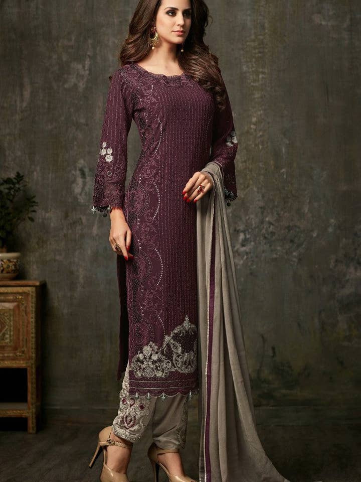 Kameez de Georgette Marrón Púrpura con Traje de Pantalón para Festival de Bodas Indias y Pakistaníes - Trabajo de Bordado 1600 para venta al por mayor de HATKE BRIDE