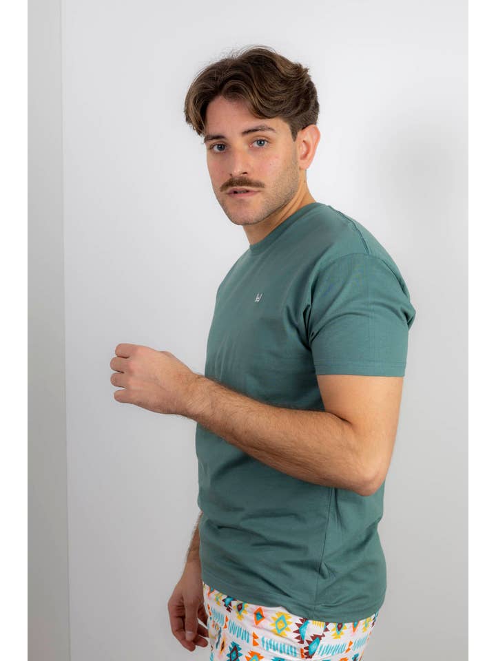 Custi Mikelo: Men's Clothing & Christmas Gifts - Wholesale T-Shirt - Men's - Basic Grass Green T-shirt1