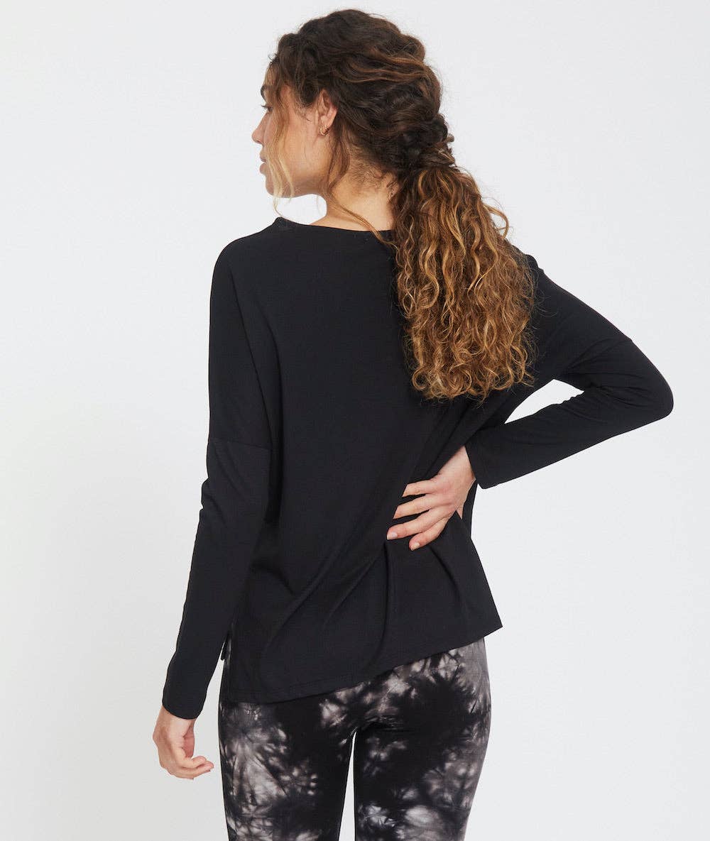 Yoga Searcher – Großhandel T-Shirt – Damen – DAKSHA – langärmeliges Yoga-Shirt2