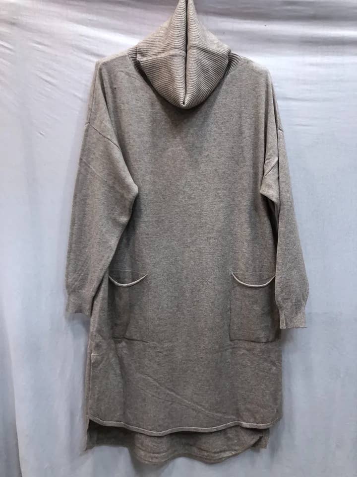 Mimi & Gogo – wholesale Klänning - Dam – Stickad klänning med polokrage och framfickor16