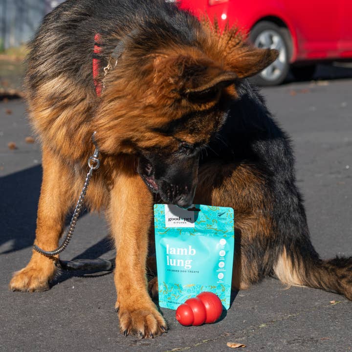 Good Pet Kitchen - Wholesale Pet Treats - Dog - Lamb Lung Air Dried Dog Treats 1.4oz2