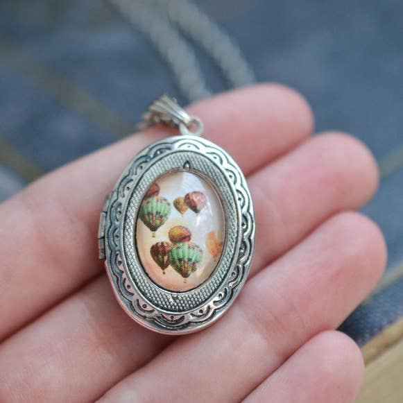 Heißluftballon-Medaillon-Halskette für den Großhandel von Livin Freely