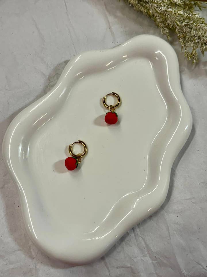 Tomato Hoop's | Øreringe i polymerler for engroshandel hos Watch Me Bloom