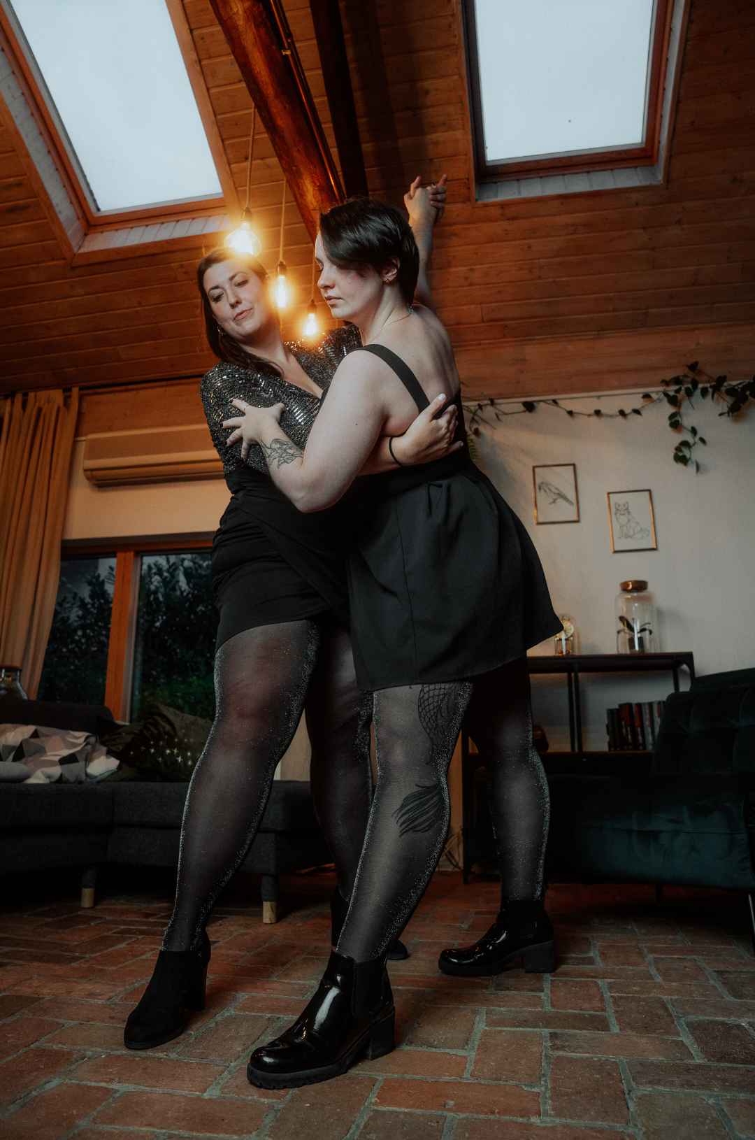 Dual Defiance – wholesale Tights – Women's – SILVER DAWN Glitter Tights (limited)3