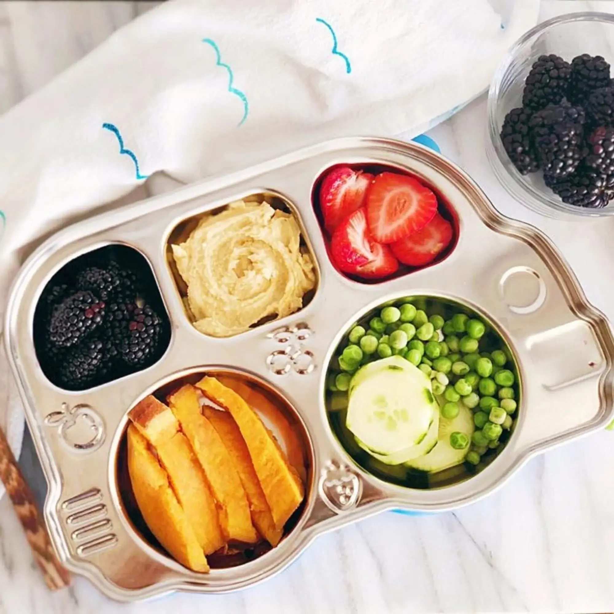 Innobaby on Faire – wholesale Dinner plate – Kids & Baby – Stainless Steel Divided Plate in Fun Kid-Friendly Bus Shape8