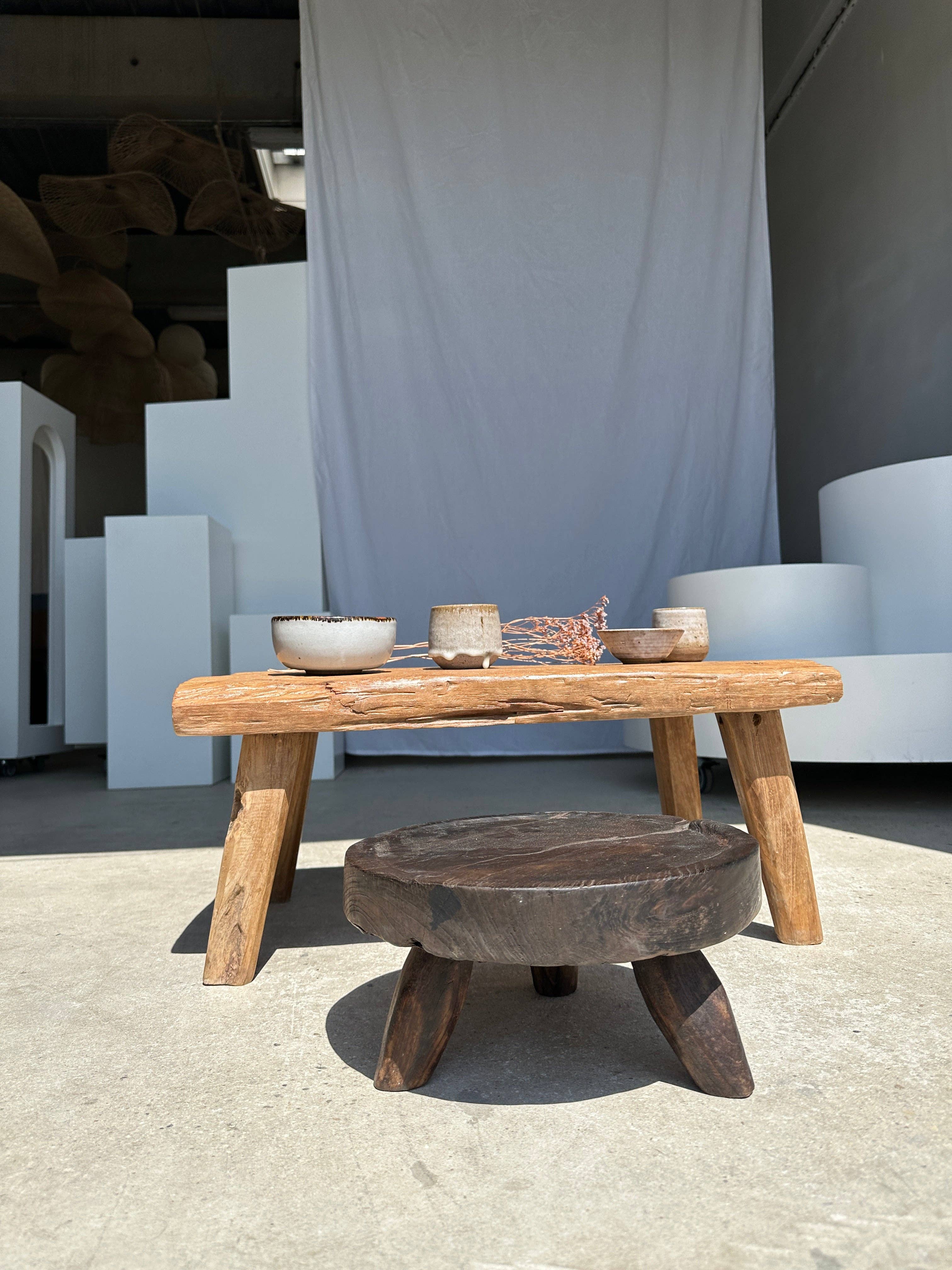 Office Objets – Großhandel Beistelltisch – Kleiner leichter Couchtisch aus hellem Teakholz mit vier Beinen H: 30 L: 63,5 B: 40 cm70