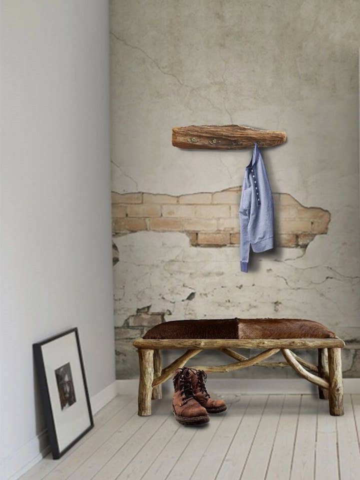 banc en peau de chèvre pour la vente par BOIS BLANC HOME LTD