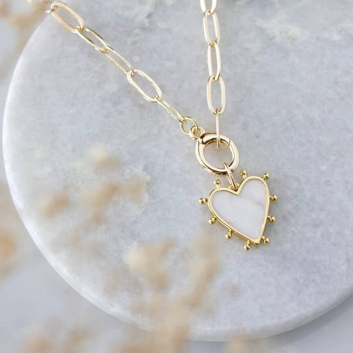 Collar con forma de corazón esmaltado para venta al por mayor de Mesa Blue