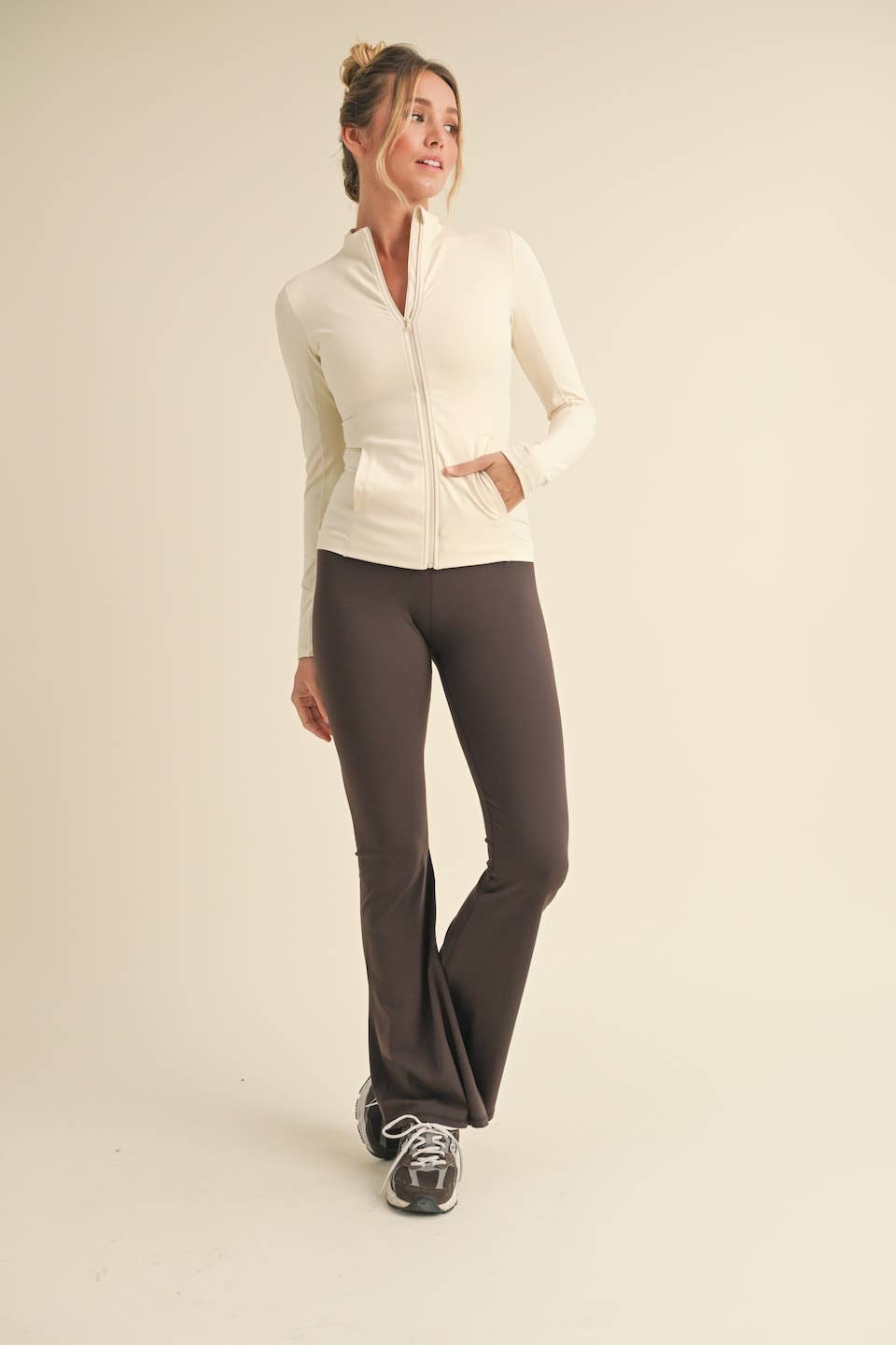 KIMBERLY C - Vendita all'ingrosso Giacca sportiva - Donna - Giacca aderente morbida come burro con tasche18