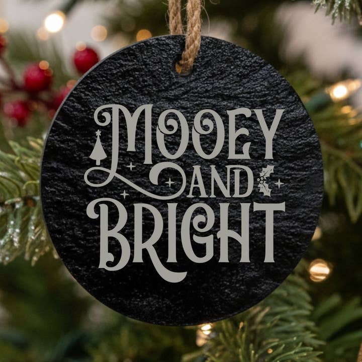 Adorno de Navidad de pizarra de vaca Mooey and Bright de 3” y 4” para venta al por mayor de Beach, Cats & Wine