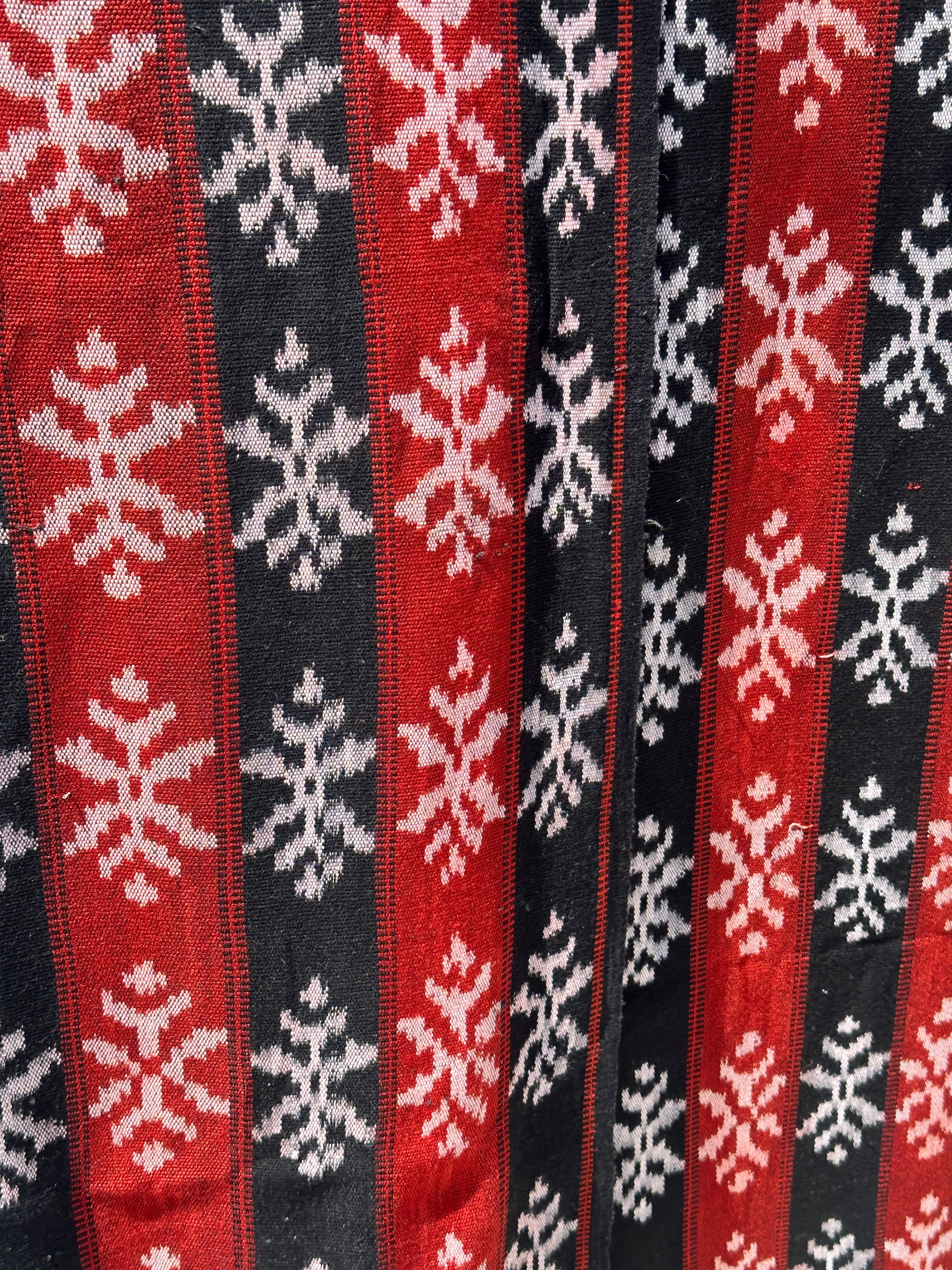 Office Objets - Wholesale Coverlet - Ikat, traditional Indonesian fabric from the island of Savu (Timor) red and black 2m25x7548