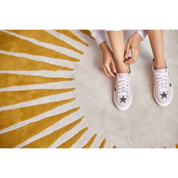 Cocorose London - Vendita all'ingrosso Sneakers di tendenza - Donna - Hoxton - Scarpe da ginnastica in pelle rosa pastello con stella leopardata grigia1