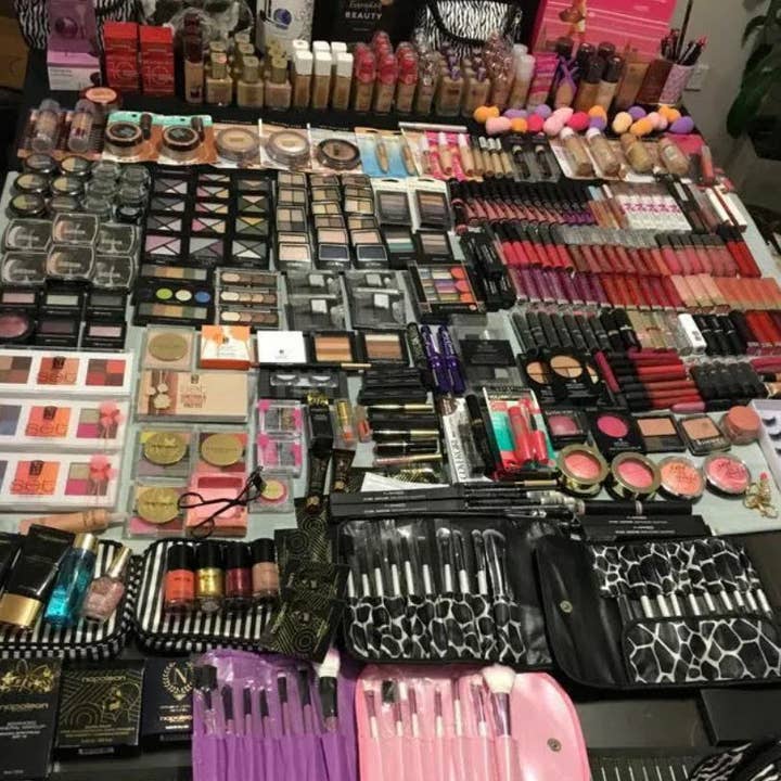 Katie's Creations - Wholesale Makeup Kit - 30 Piece Random Cosmetics bundle