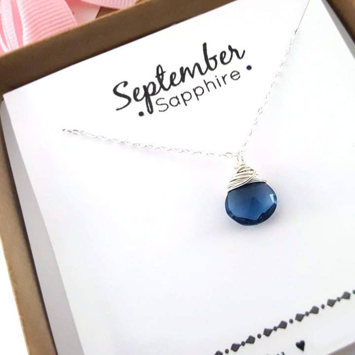 Collier briolette pierre de naissance de septembre pour la vente par CY Design Studio