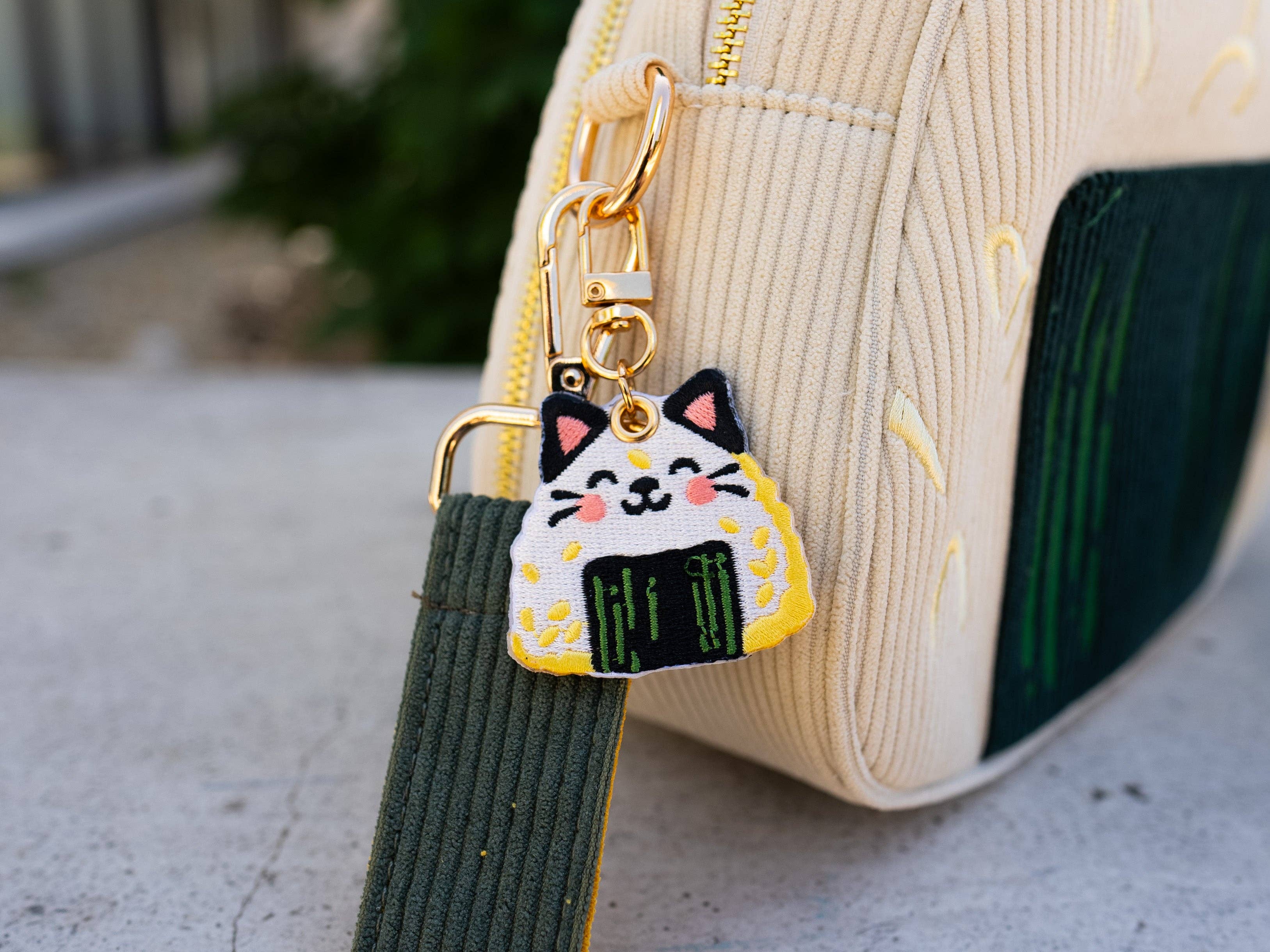 Kabujiro - Wholesale Keychain - Unisex - Onigiri Cat – Embroidered Keychain Charm1