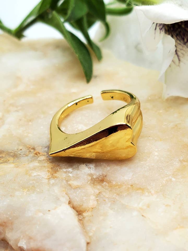 Ring, 18K Gold Plated Abstract Heart, Valerie for wholesale by Jezabel Adornment
