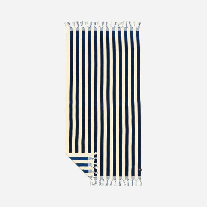 Serviette de plage à franges Cabana - Piscine profonde pour la vente par Slowtide Canada