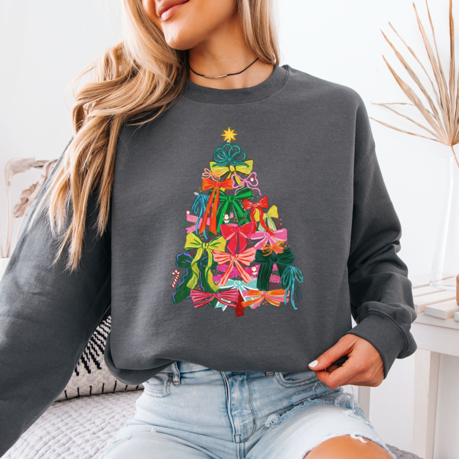 Shoppe SHC - Wholesale Graphic Sweatshirt - Women's - Bow Christmas Tree Christmas Sweatshirt | Gildan 12