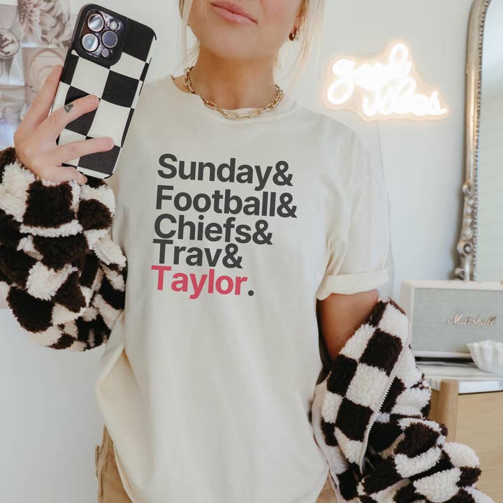 SONDO DESIGN LTD - Wholesale Shirt - Unisex - Karma Is The Guy On The Chiefs Shirt, Football Sunday Shirt