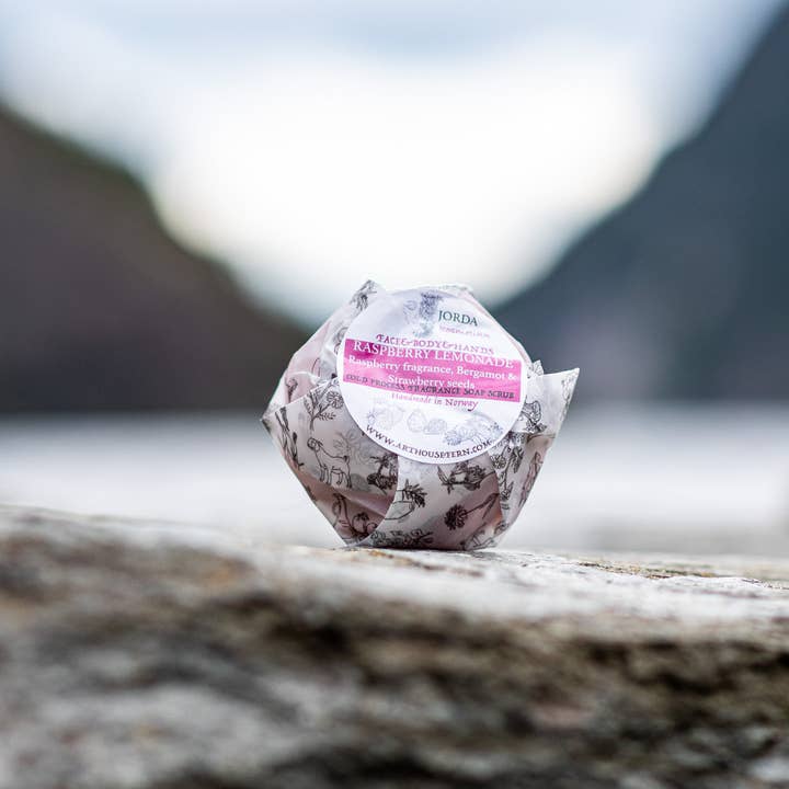 Arthousefern - Wholesale Bar Soap - Raspberry Lemonade fragrance soap scrub2