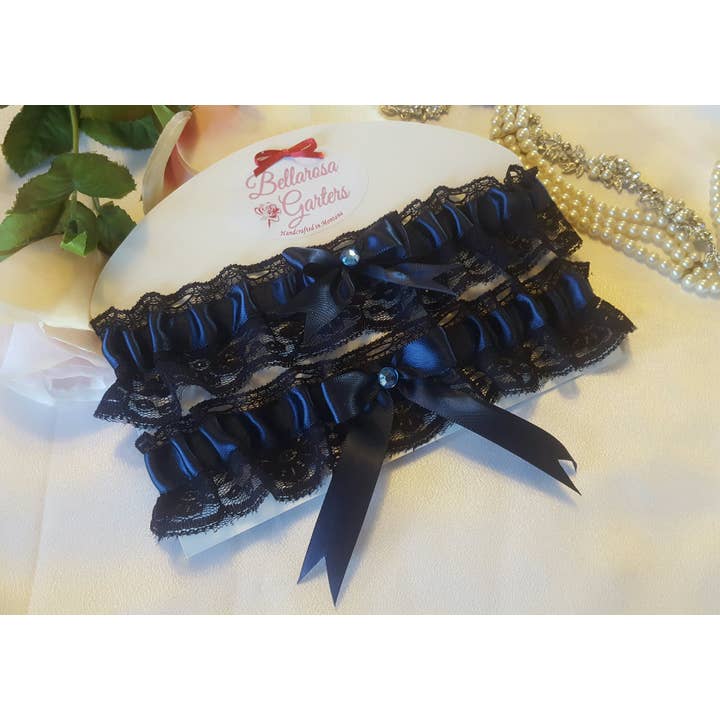 Marineblaues Strumpfband-Set aus Satin und Spitze für den Großhandel von Bellarosa Garters