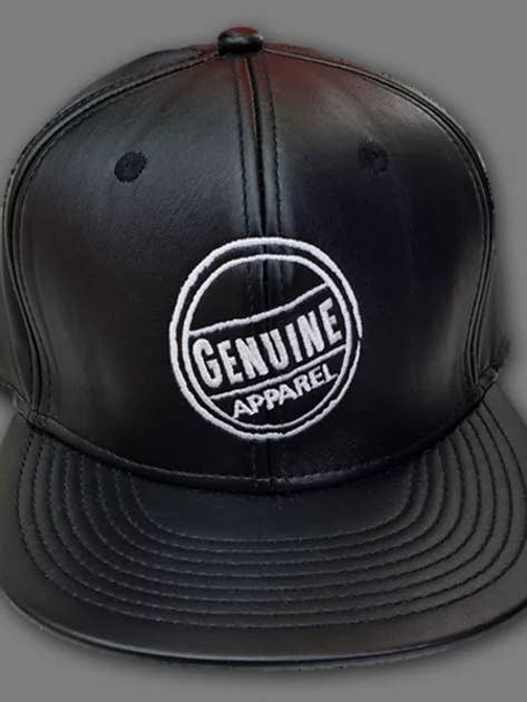 Snapback Stamp en cuir pour la vente par Genuine Brand