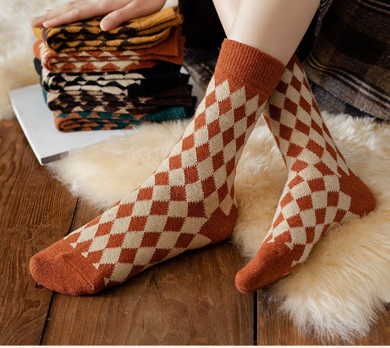 Tourtiwi - Wholesale Socks - Women's - Women's retro plaid wool socks mid-tube thick warm socks7