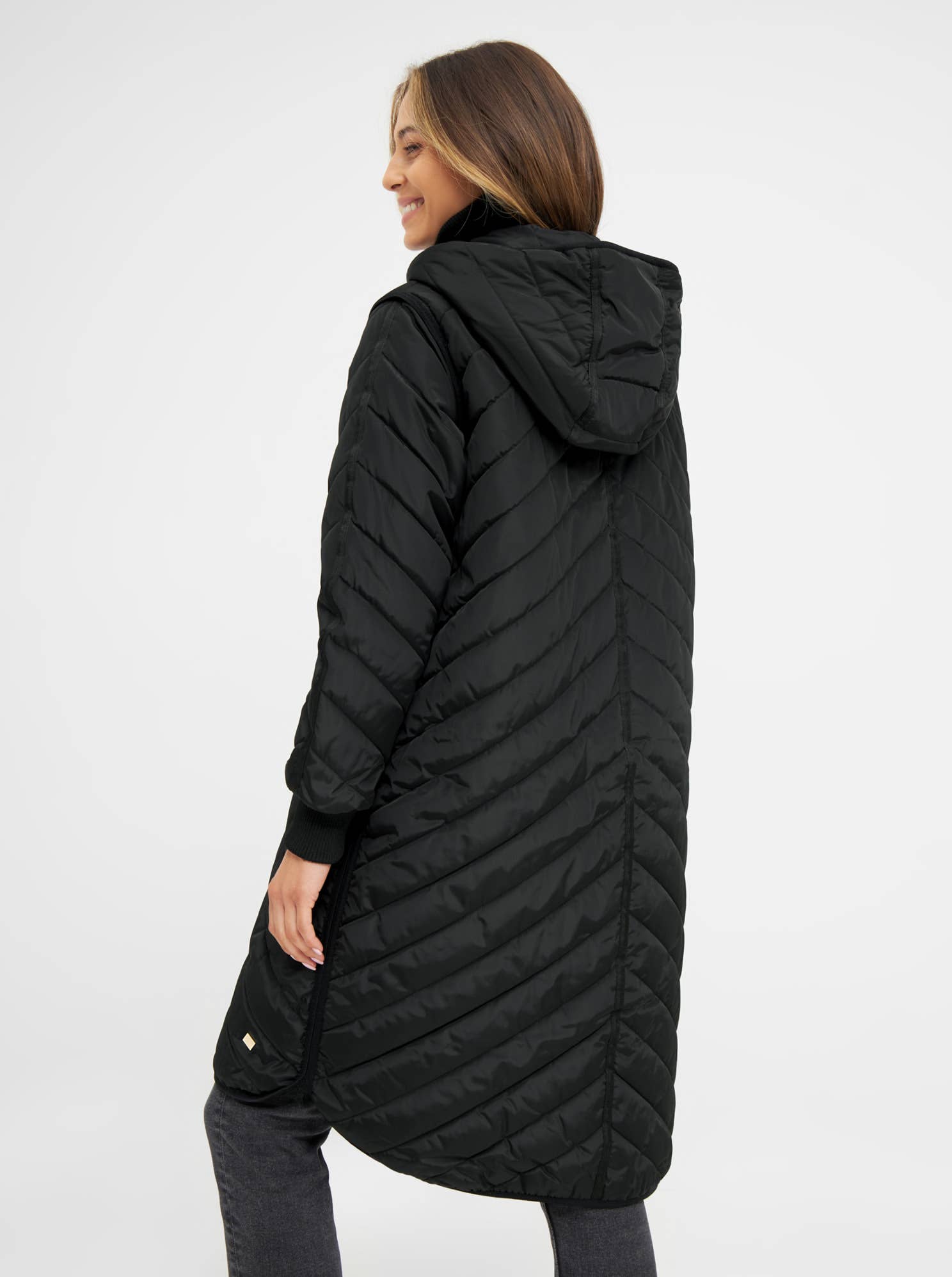 Ticket Woman - Wholesale Puffer Jacket - Women's - Julie Long jacket - Several colours5