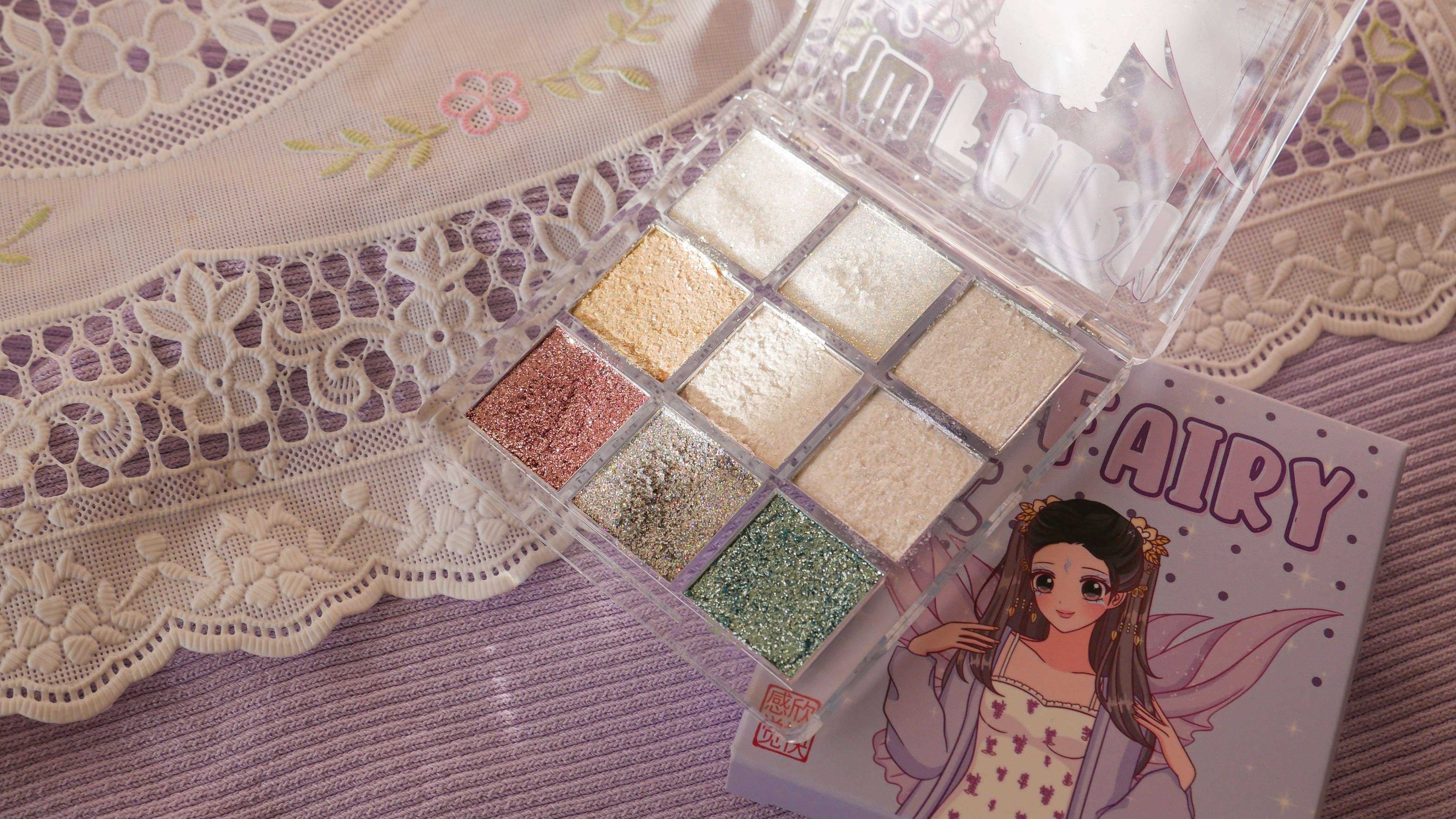 Euphoric Sun Inc - Vente Palettes de fards à paupières - Palette d'ombres à paupières pailletées duochromes Winter Fairy8