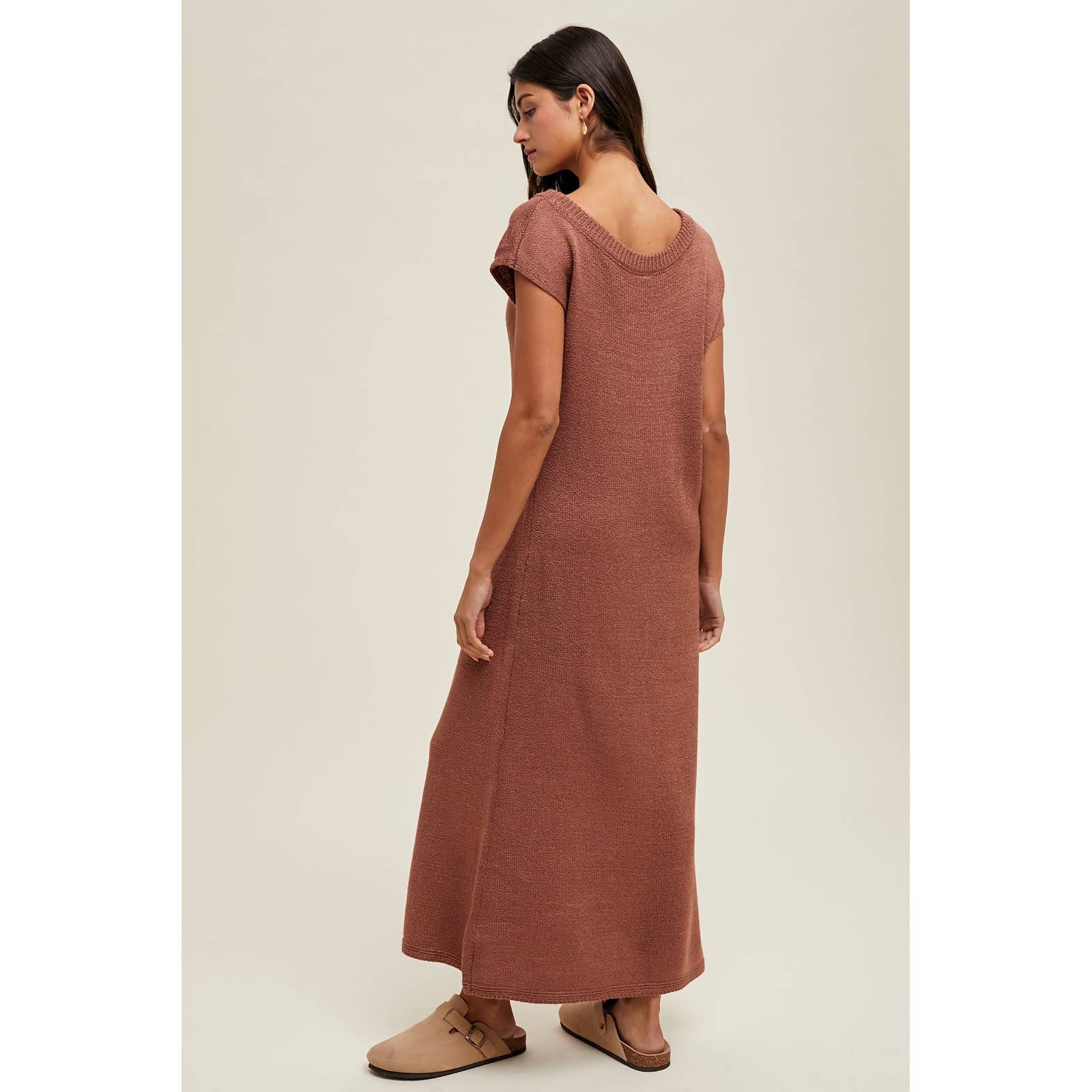 Wishlist Apparel - Wholesale Dress - Women's - SCOOP NECK KNIT SWEATER MIDI DRESS / WL25-115352