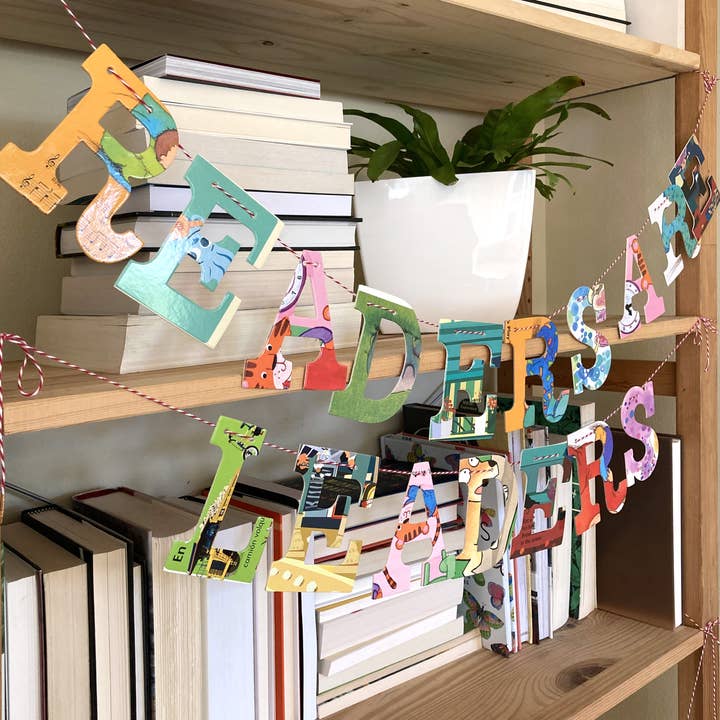 Attic Journals - Wholesale Bunting/Garland - Phrase Garlands - READERS ARE LEADERS7