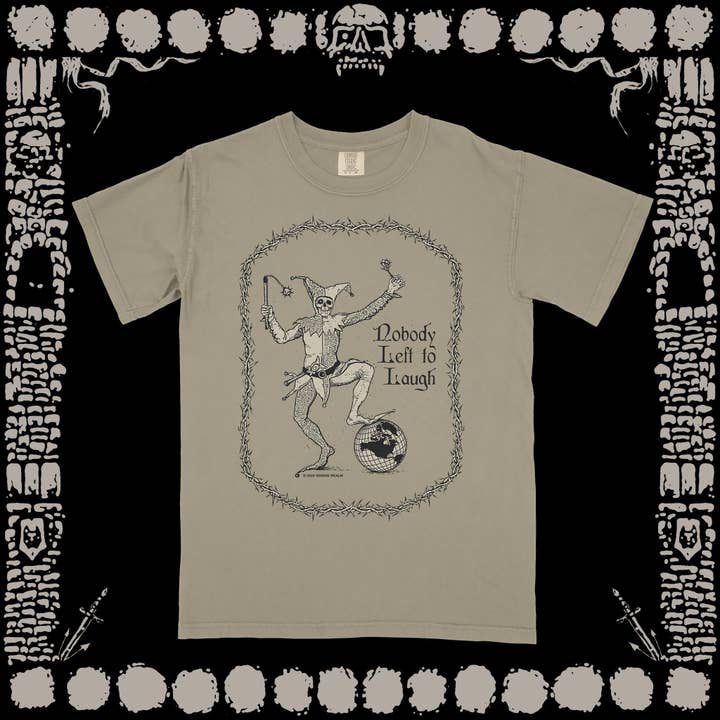 Ingen lämnade för att skratta KHAKI T-shirt för wholesale av Horrid Realm