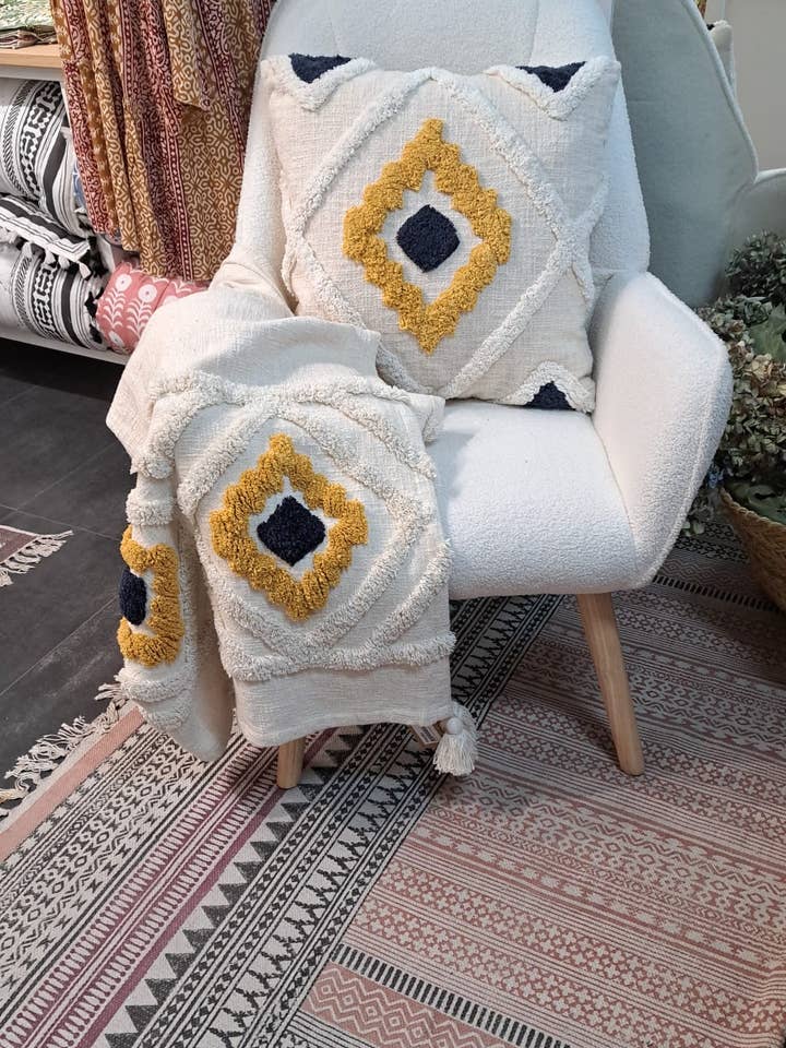 Decorative tufted plaid blue and yellow 130x210 cm para venta al por mayor de Tagala Home