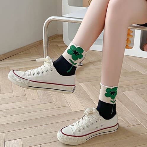 MKS America - Wholesale Socks - Women's - Cute Flowers Print Mid-Rise Socks