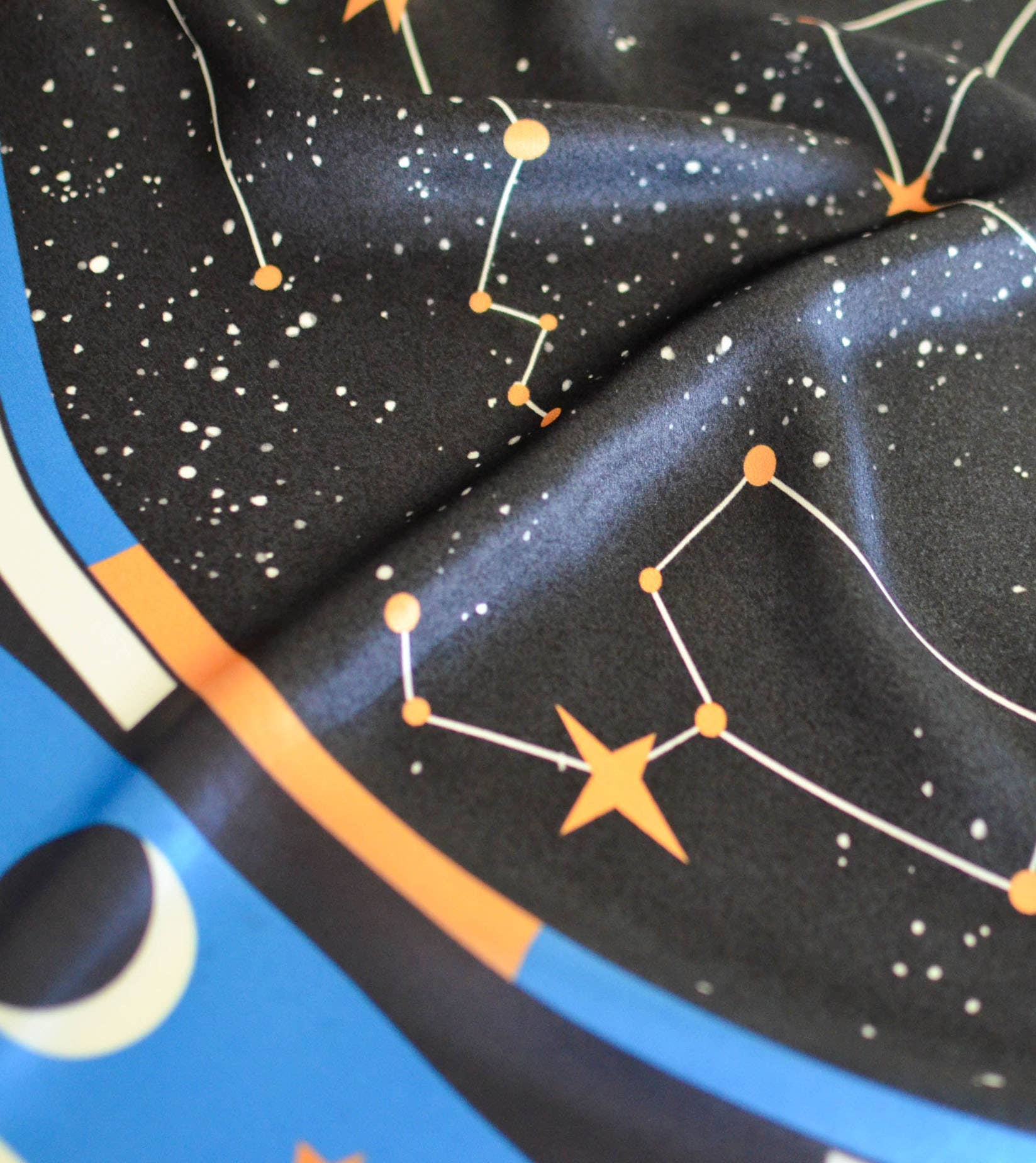 Arlo Goods - Vente Écharpe – femme - Foulard en soie Constellation8
